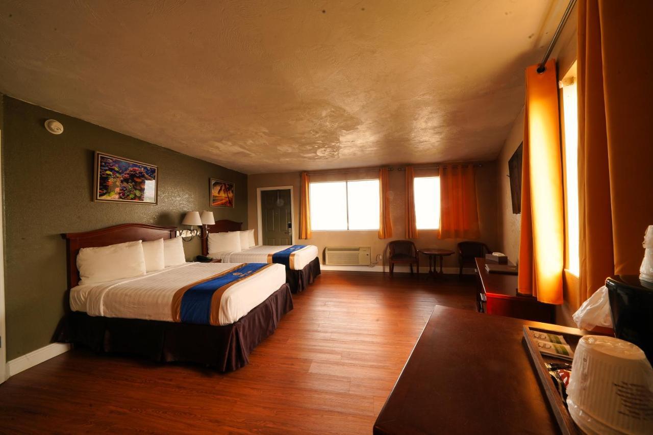 Sandals Inn Daytona Beach Bagian luar foto