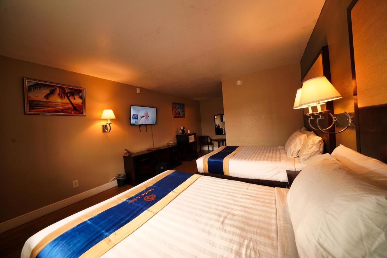 Sandals Inn Daytona Beach Bagian luar foto