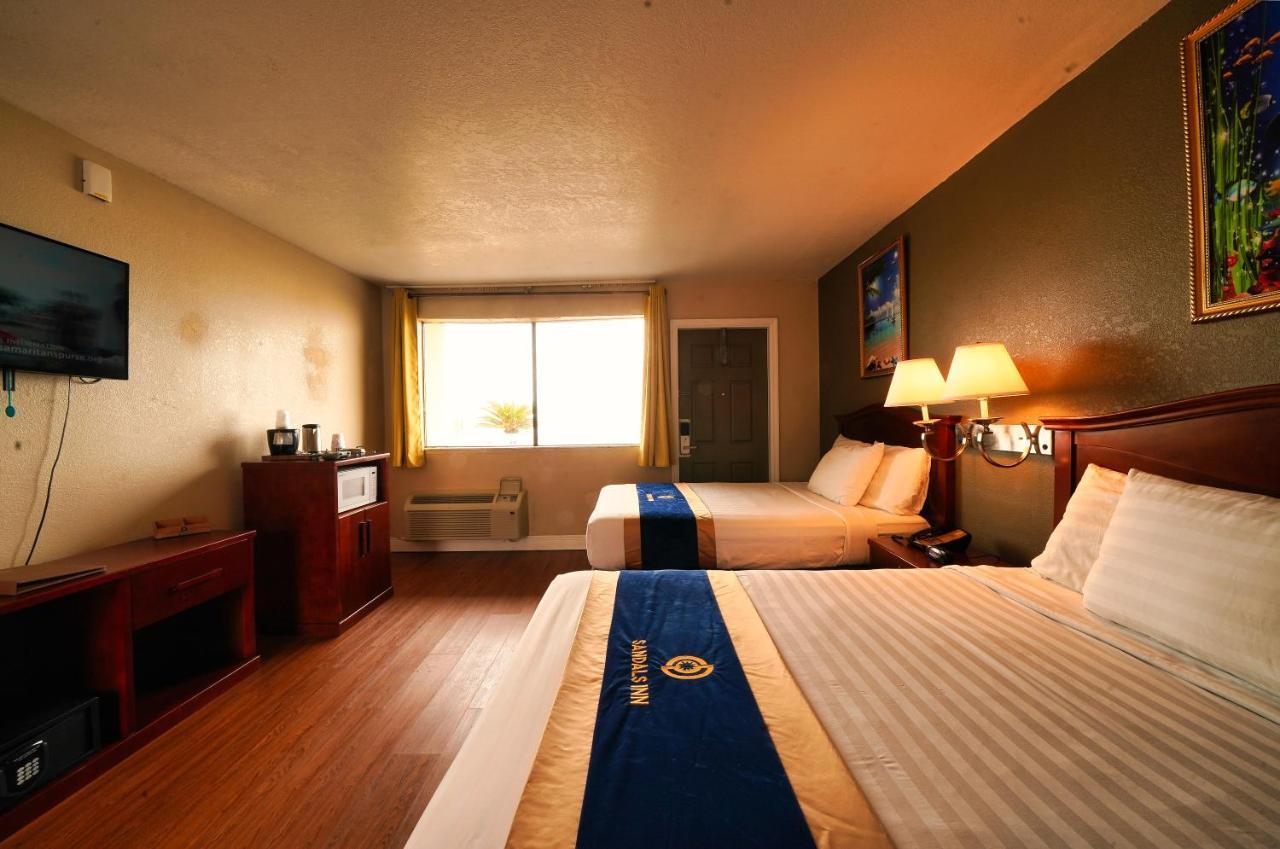 Sandals Inn Daytona Beach Bagian luar foto