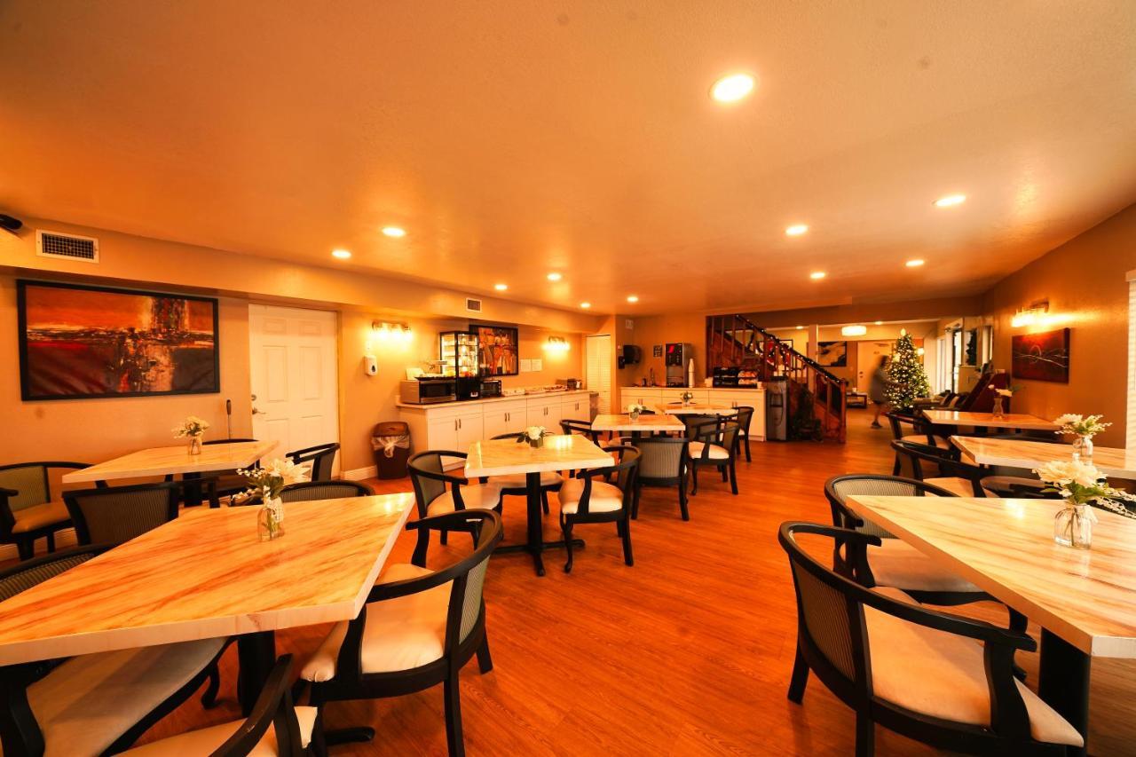 Sandals Inn Daytona Beach Bagian luar foto