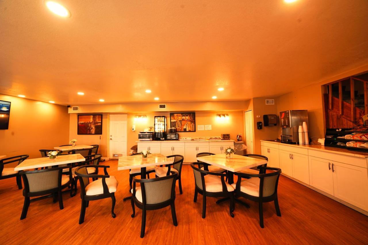 Sandals Inn Daytona Beach Bagian luar foto