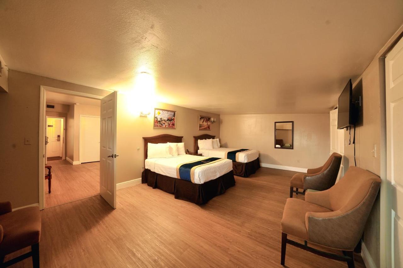 Sandals Inn Daytona Beach Bagian luar foto