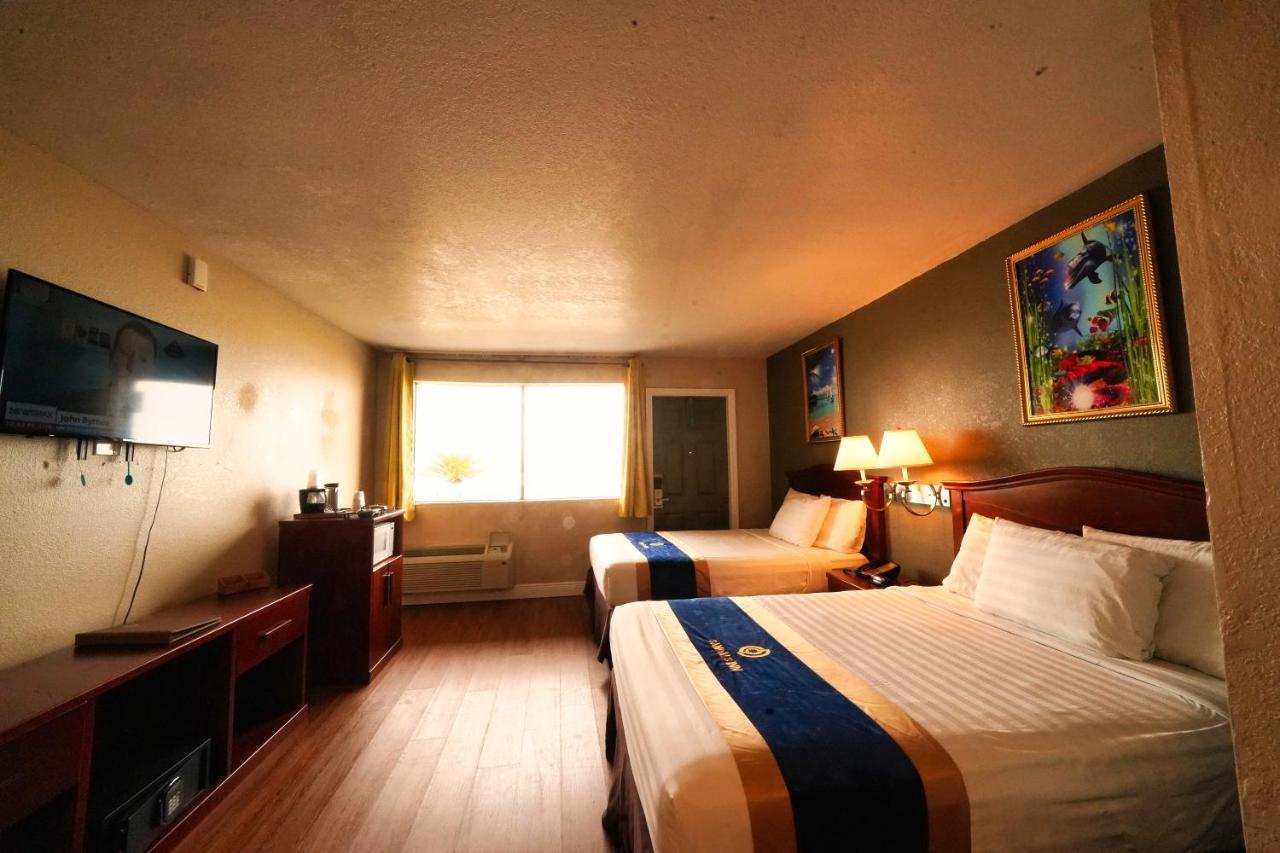 Sandals Inn Daytona Beach Bagian luar foto