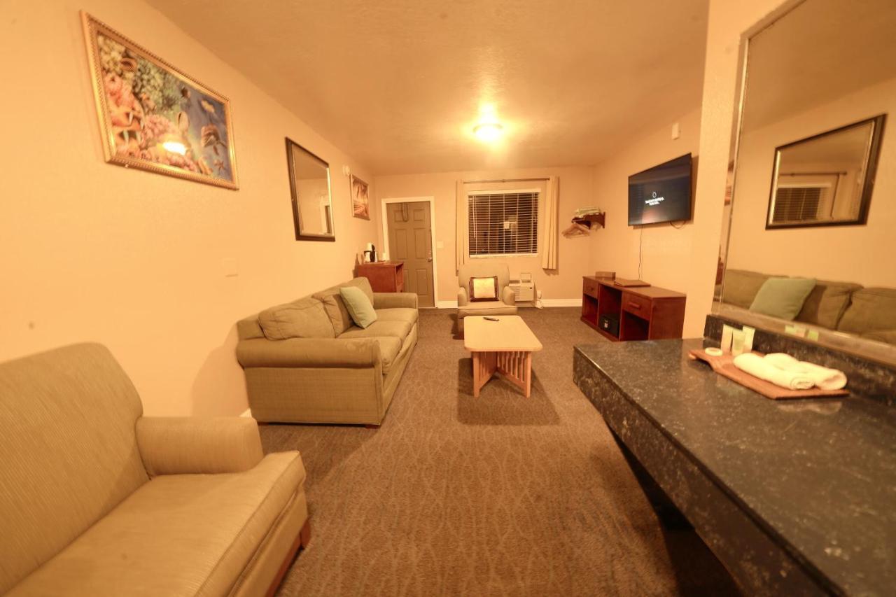 Sandals Inn Daytona Beach Bagian luar foto