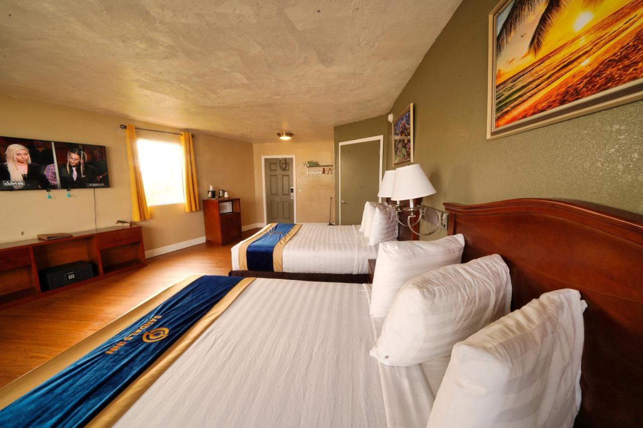 Sandals Inn Daytona Beach Bagian luar foto