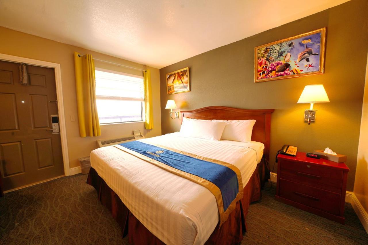 Sandals Inn Daytona Beach Bagian luar foto