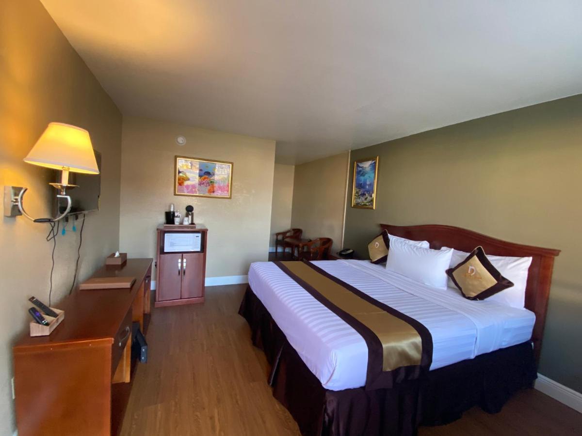 Sandals Inn Daytona Beach Bagian luar foto